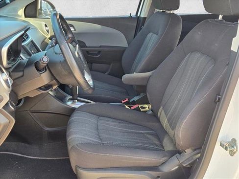 Used 2020 Chevrolet Sonic LT w/ Convenience Package image 16