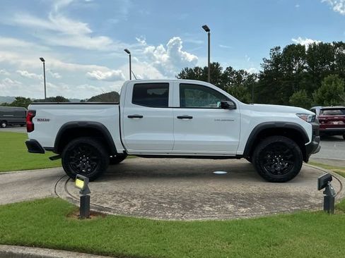 Used 2026 Chevrolet Colorado Trail Boss AWD/4WD image 8