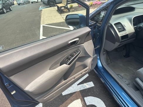 Used 2010 Honda Civic LX image 11
