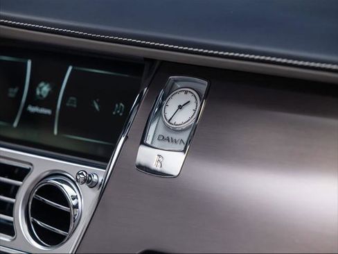 Used 2020 Rolls-Royce Dawn RWD image 37