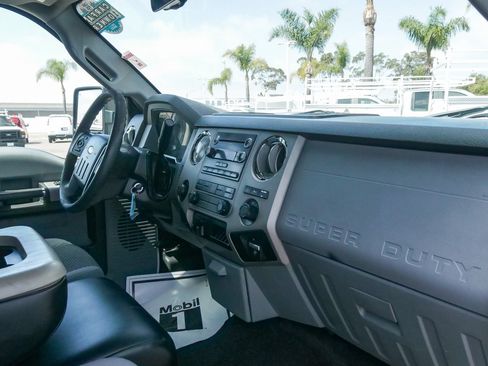 Used 2016 Ford F250 XLT w/ FX4 Off-Road Package AWD/4WD image 10