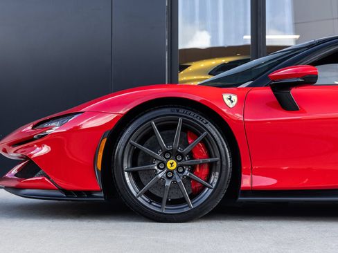 Used 2022 Ferrari SF90 Stradale AWD/4WD image 12