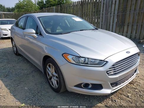 Used 2016 Ford Fusion SE w/ Equipment Group 202A FWD image 2