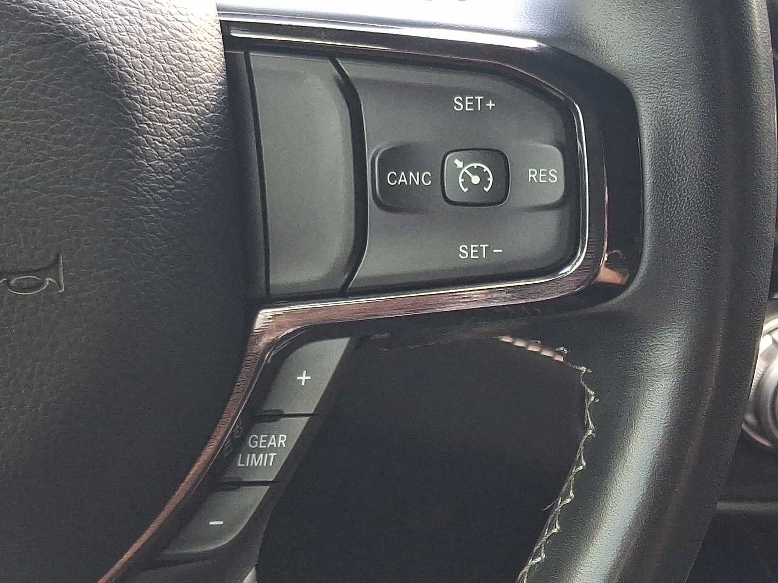 Used 2022 RAM 1500 Limited AWD/4WD image 22