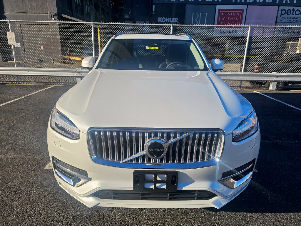 Certified 2024 Volvo XC90 B6 Ultimate w/ Protection Package Premier AWD/4WD image 4