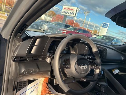 Used 2025 Hyundai Elantra Sport image 11