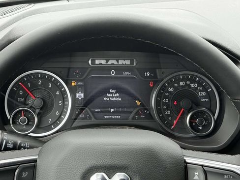New 2026 RAM 1500 4x4 Crew Cab image 18