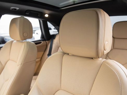 Certified 2018 Porsche Macan S image 23