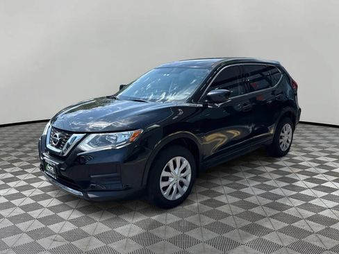 Used 2017 Nissan Rogue S AWD/4WD image 2