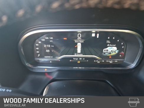 Used 2022 GMC Yukon SLT w/ SLT Premium Package image 16