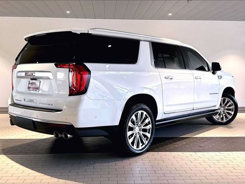 Used 2023 GMC Yukon XL Denali w/ Advanced Technology Package AWD/4WD image 10
