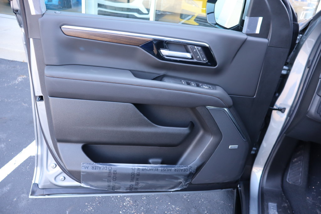New 2026 Chevrolet Tahoe High Country AWD/4WD image 4
