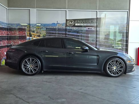 Used 2020 Porsche Panamera RWD image 4