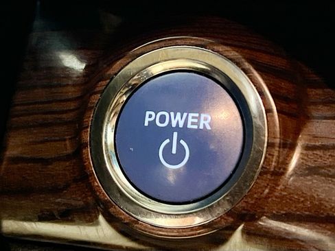 Used 2015 Toyota Avalon Limited image 17