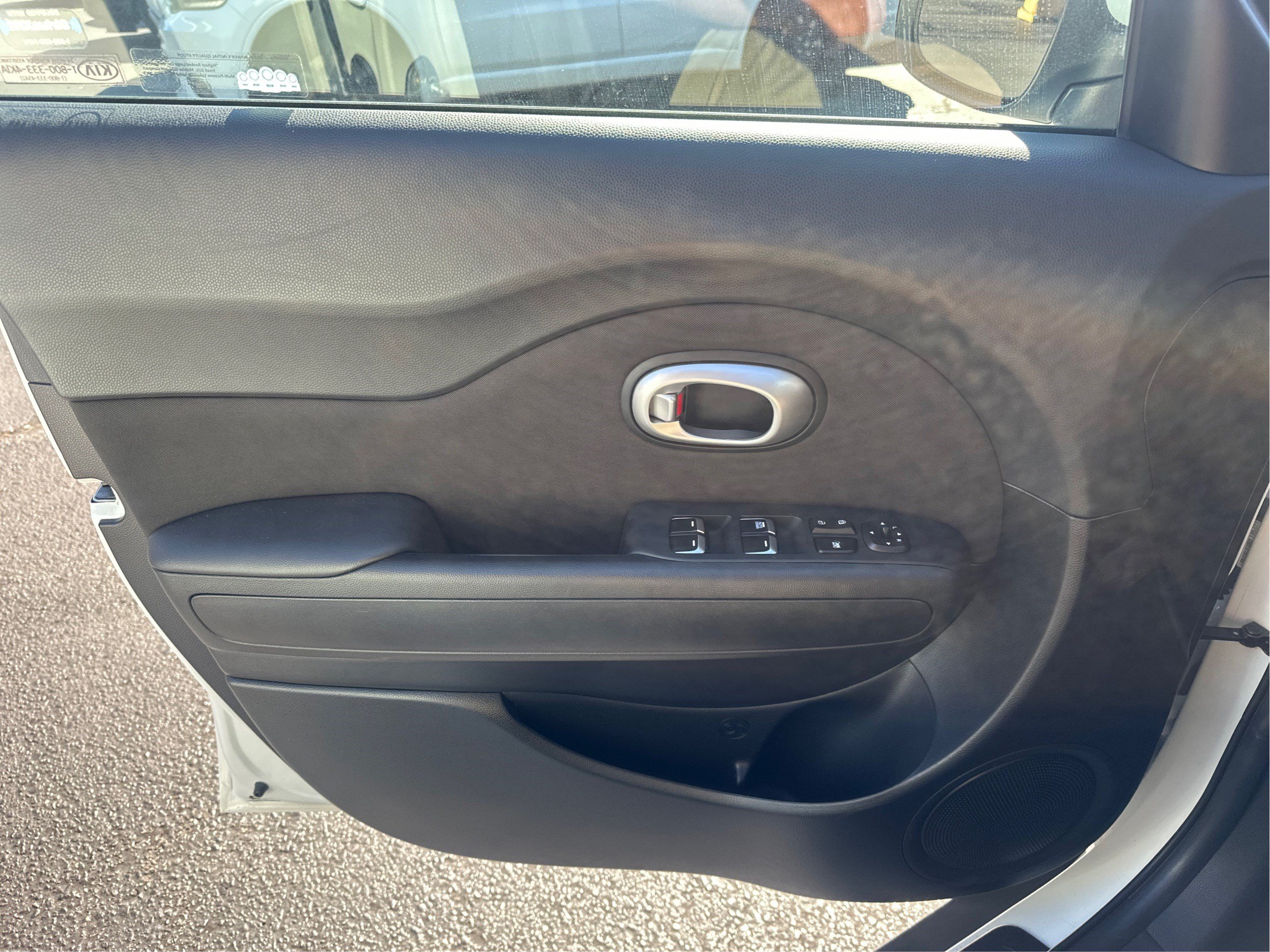 Used 2018 Kia Soul FWD image 19