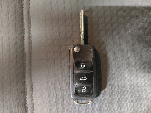 Used 2018 Volkswagen Jetta S w/ Cold Weather Package FWD image 32