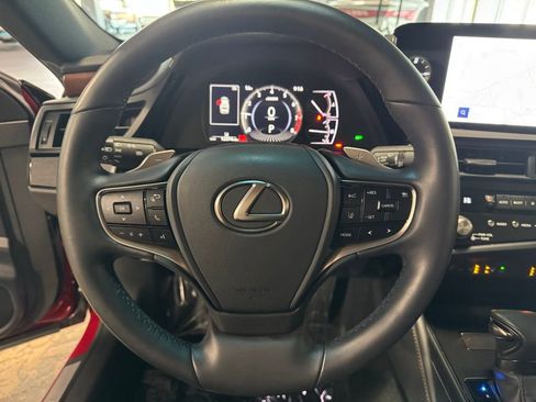 Used 2025 Lexus ES 350 w/ Premium Package image 9
