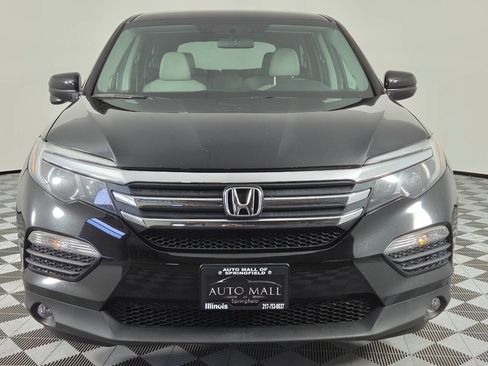 Used 2017 Honda Pilot EX image 2