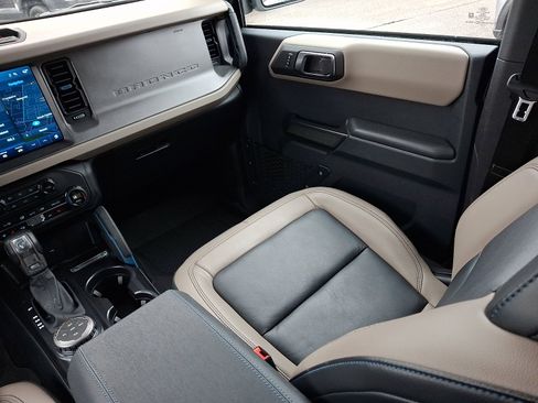 Used 2024 Ford Bronco Wildtrak image 16