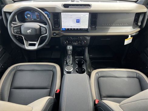 New 2026 Ford Bronco Big Bend w/ Black Diamond Package image 2