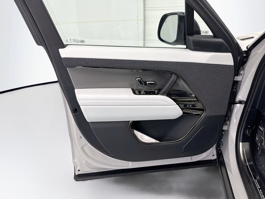 New 2026 Land Rover Range Rover Sport SE AWD/4WD image 23