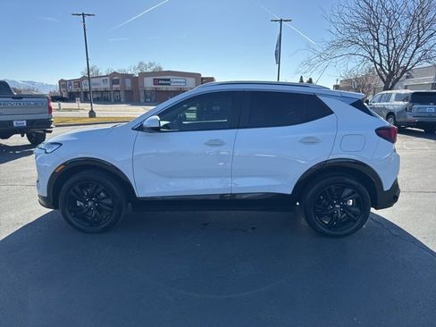 Used 2024 Buick Encore GX Sport Touring image 4