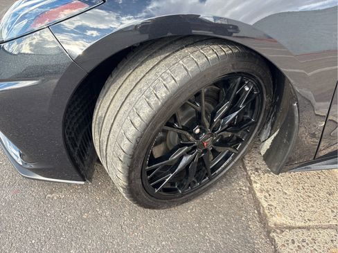 Used 2024 Chevrolet Corvette Stingray Premium Cpe w/ Z51 Performance Package image 30