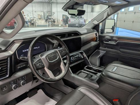 Used 2024 GMC Sierra 3500 Denali w/ Denali Reserve Package image 19