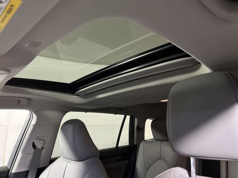Used 2020 Toyota Highlander Limited image 24