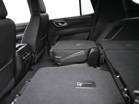 Used 2021 Chevrolet Tahoe Premier w/ Premium Package RWD image 14