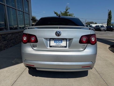 Used 2008 Volkswagen Jetta SE FWD image 4