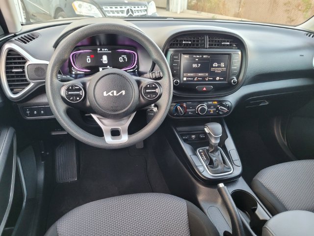 Certified 2025 Kia Soul LX w/ LX Technology Package FWD image 20