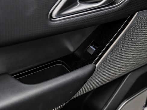 Used 2018 Land Rover Range Rover Velar R-Dynamic SE image 94