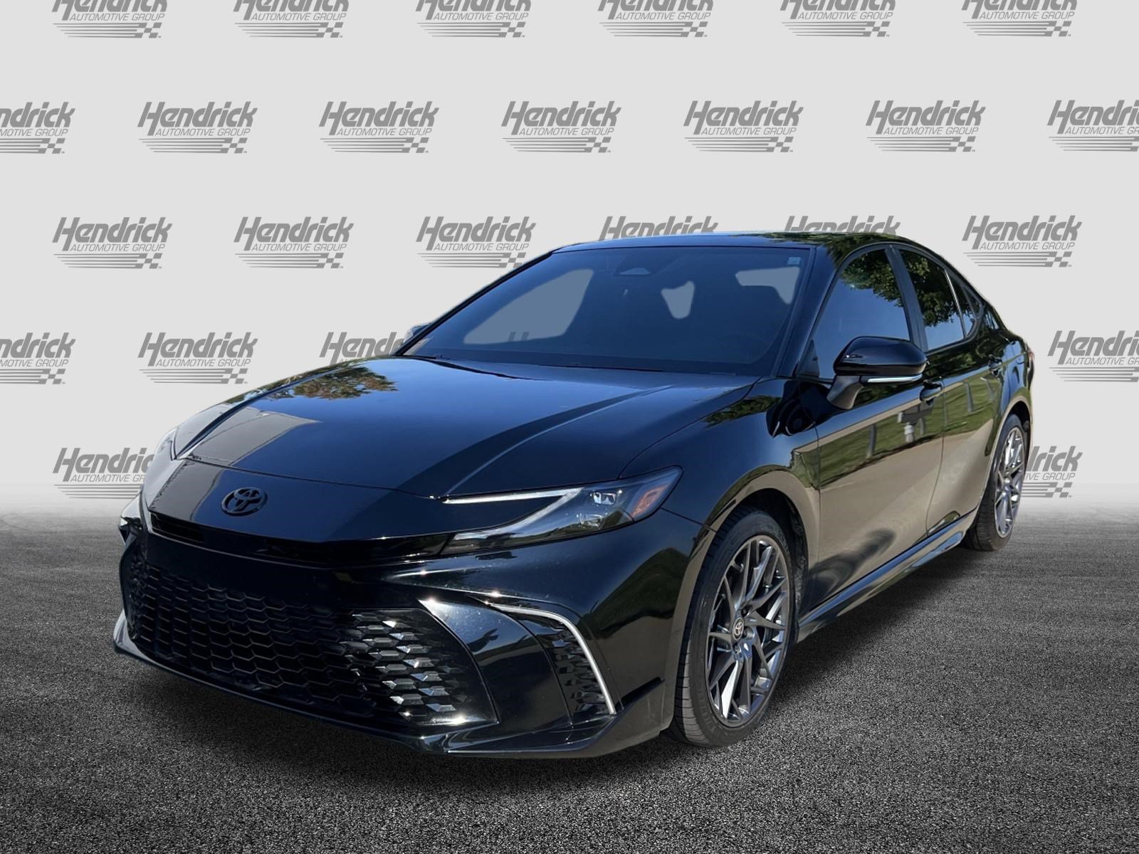 Used 2025 Toyota Camry XSE FWD image 5