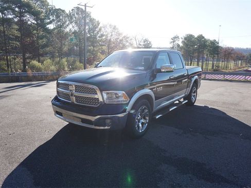 Used 2017 RAM 1500 Laramie image 24