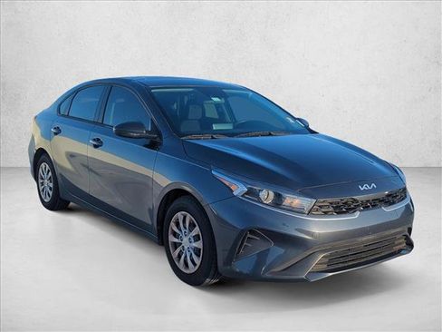 Used 2023 Kia Forte LX FWD image 3