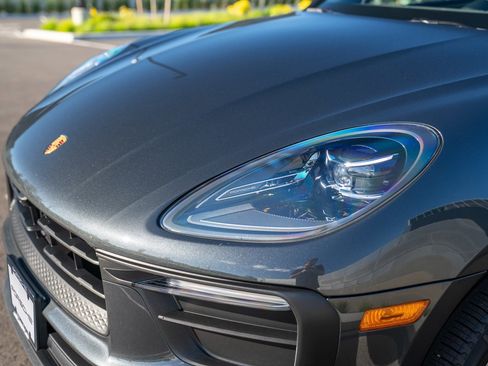 Certified 2026 Porsche Macan AWD/4WD image 29