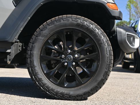 Used 2023 Jeep Gladiator Sport w/ Trailer Tow Package image 22