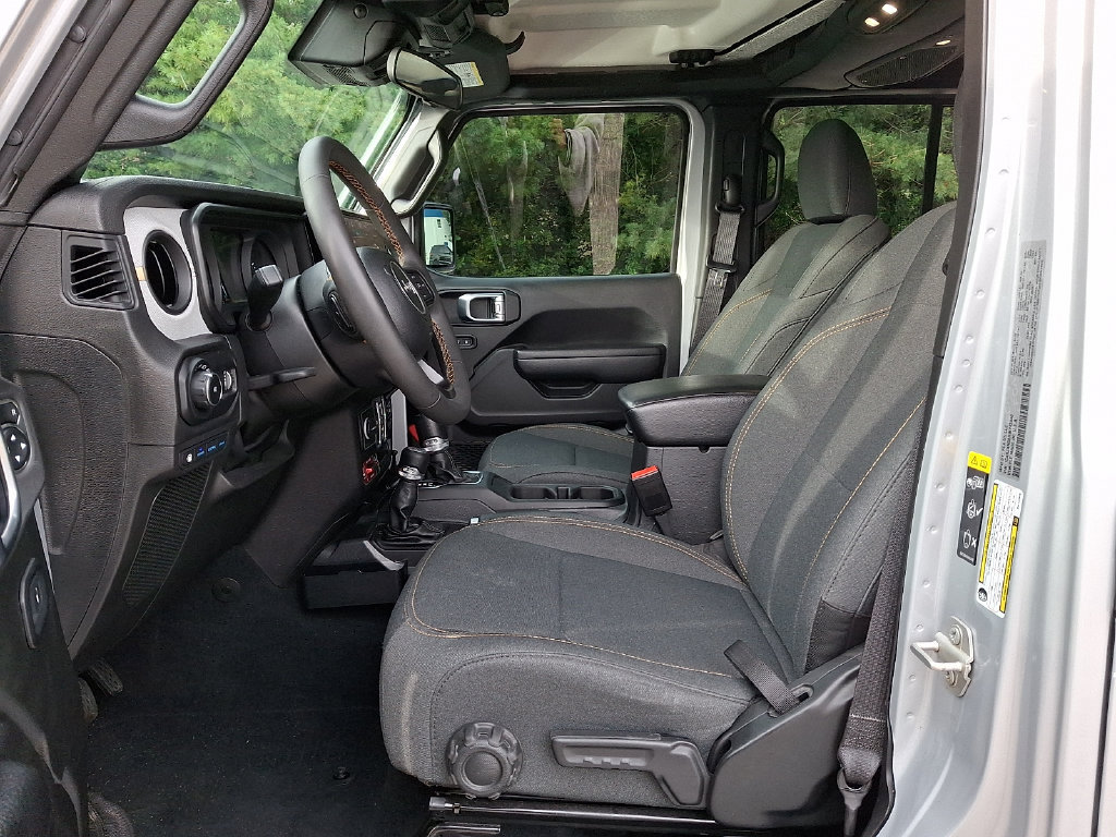 Used 2024 Jeep Wrangler Unlimited AWD/4WD image 14