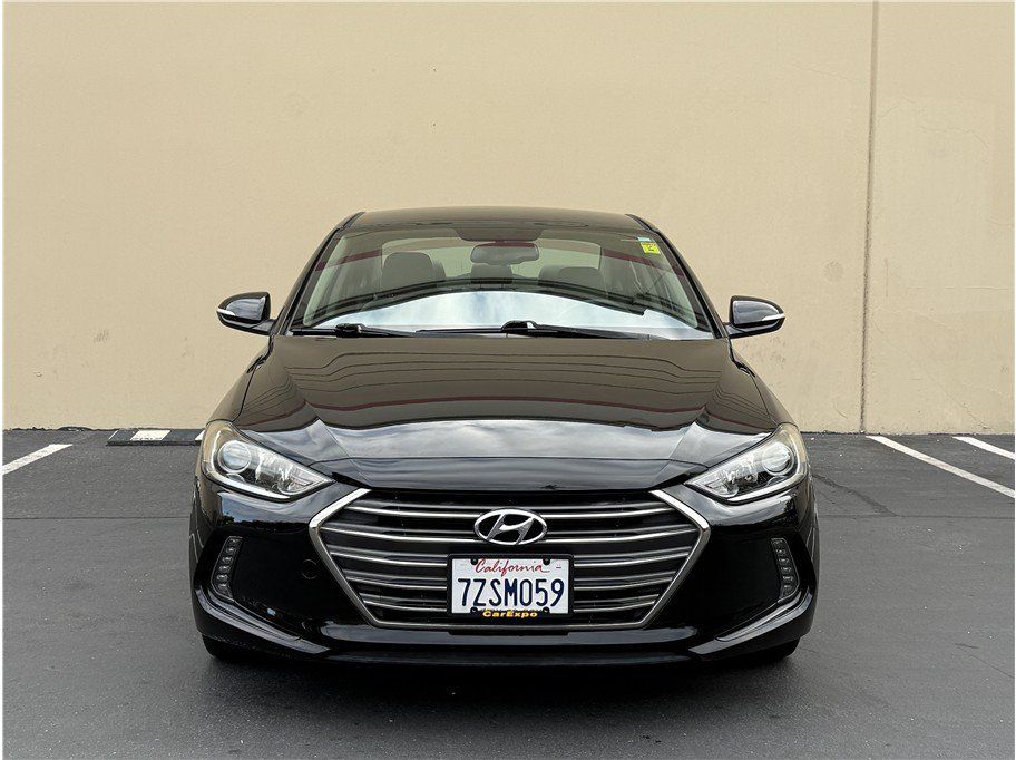 Used 2017 Hyundai Elantra Limited FWD image 2