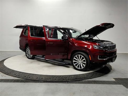 Used 2023 Jeep Grand Wagoneer L Series II image 9