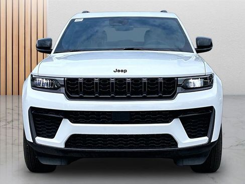 New 2026 Jeep Grand Cherokee Altitude RWD image 3
