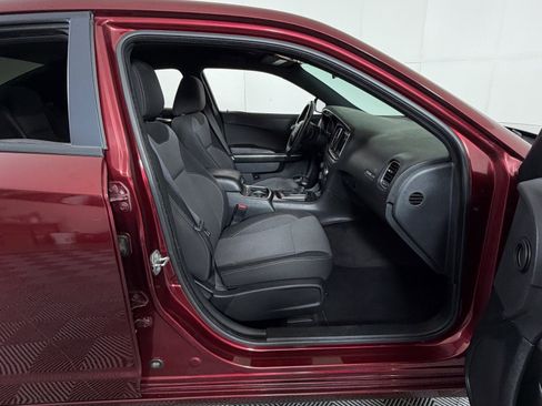 Used 2018 Dodge Charger SXT image 6