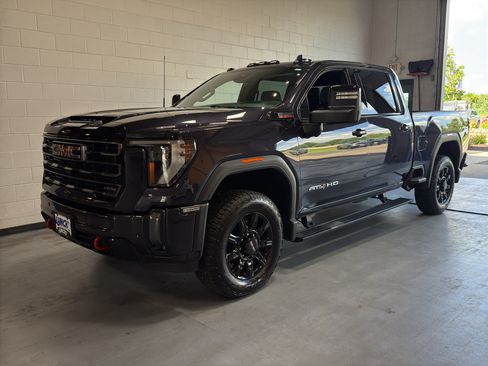 Used 2024 GMC Sierra 2500 AT4 w/ AT4 Premium Plus Package AWD/4WD image 13