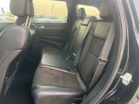 Used 2020 Jeep Grand Cherokee Altitude image 18