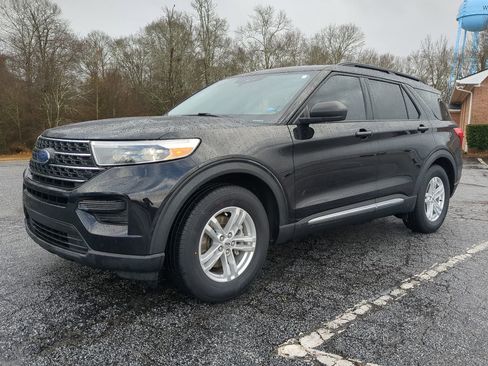 Certified 2022 Ford Explorer XLT image 6