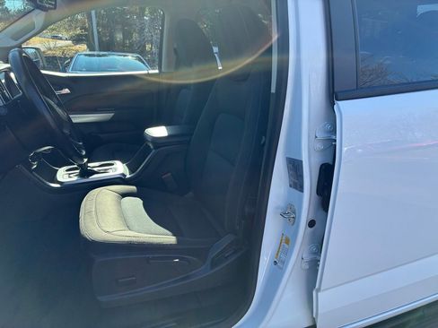 Used 2022 Chevrolet Colorado LT w/ LT Convenience Package image 25