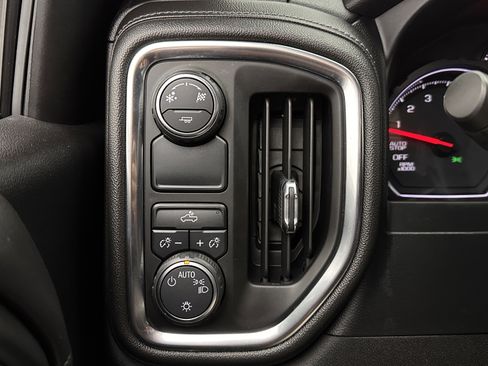 Used 2019 Chevrolet Silverado 1500 LT w/ All-Star Edition image 19