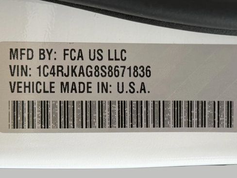 Used 2025 Jeep Grand Cherokee Laredo w/ Luxury Tech Group I AWD/4WD image 50