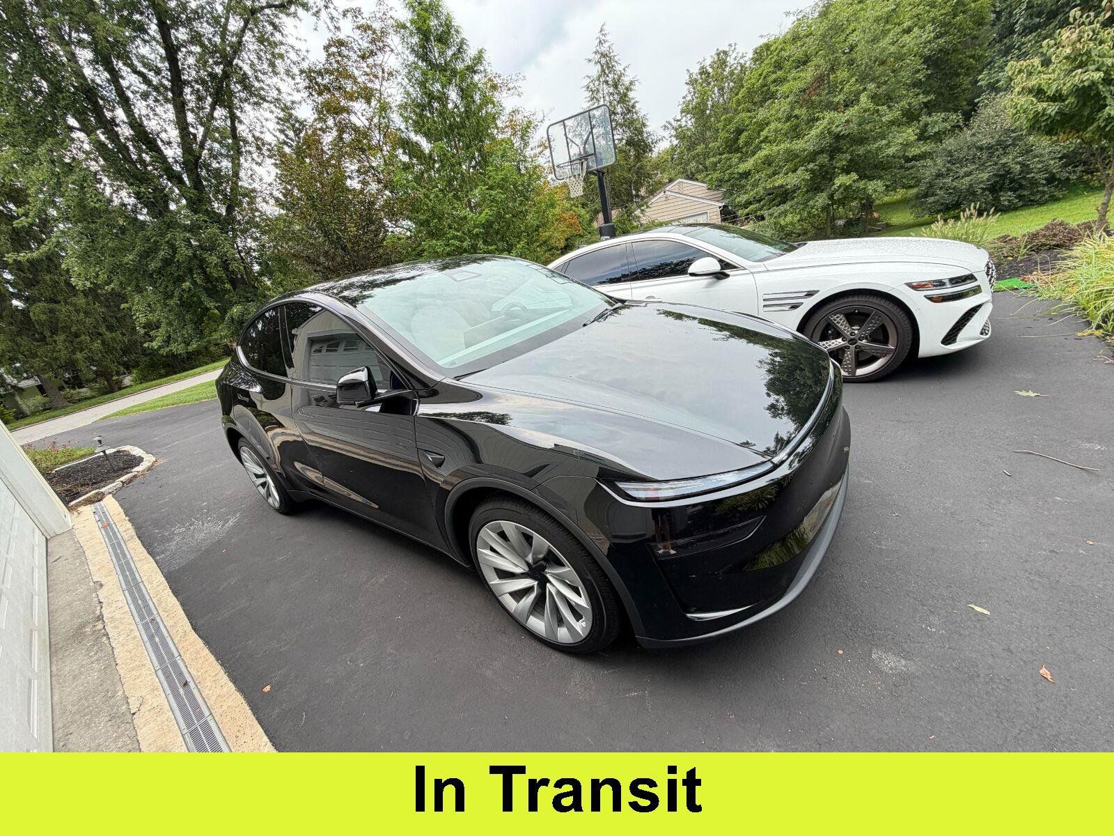 Used 2026 Tesla Model Y AWD image 1